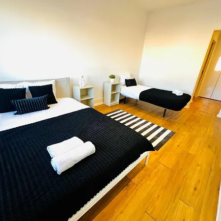 بيت شباب High Standard In Campo De Ourique, Close To Attractions *
