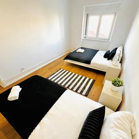 بيت شباب High Standard In Campo De Ourique, Close To Attractions *