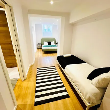 بيت شباب High Standard In Campo De Ourique, Close To Attractions