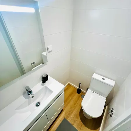 بيت شباب High Standard In Campo De Ourique, Close To Attractions *