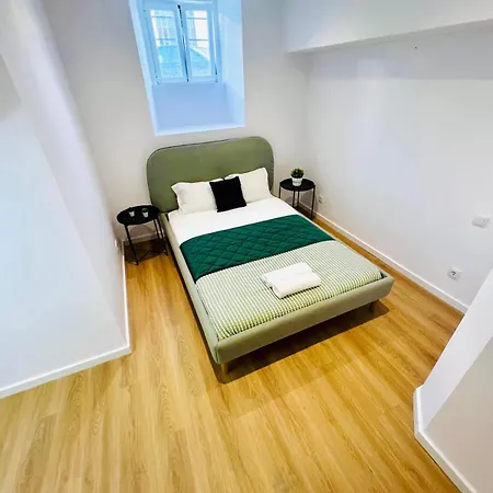 High Standard In Campo De Ourique, Close To Attractions *