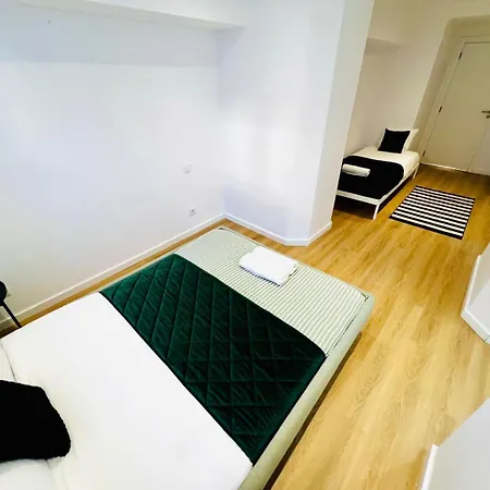 بيت شباب High Standard In Campo De Ourique, Close To Attractions *