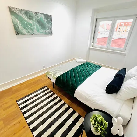 High Standard In Campo De Ourique, Close To Attractions بيت شباب