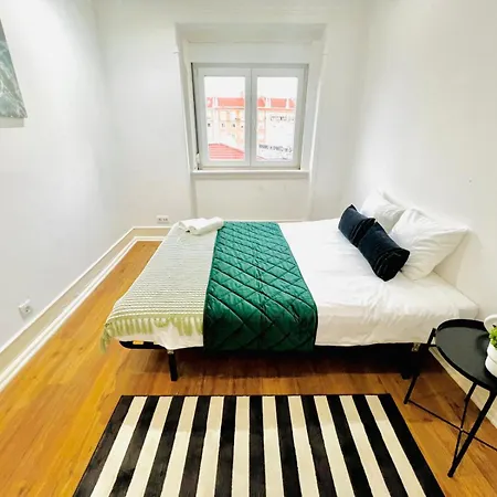 بيت شباب High Standard In Campo De Ourique, Close To Attractions