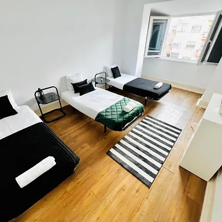 High Standard In Campo De Ourique, Close To Attractions بيت شباب