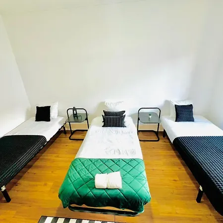 بيت شباب High Standard In Campo De Ourique, Close To Attractions *