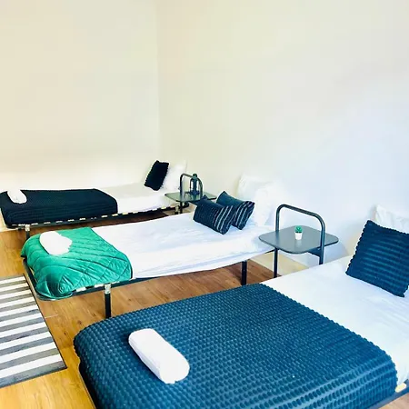 بيت شباب High Standard In Campo De Ourique, Close To Attractions *