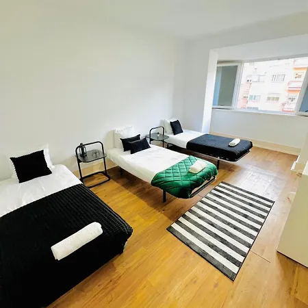 High Standard In Campo De Ourique, Close To Attractions بيت شباب