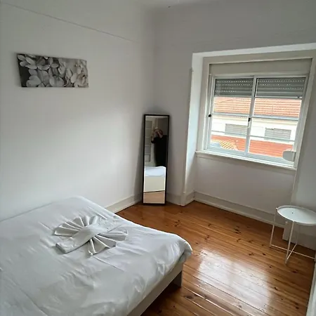 High Standard In Campo De Ourique, Close To Attractions *