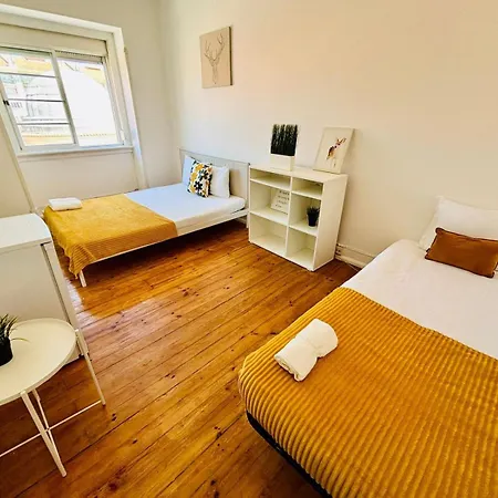 بيت شباب High Standard In Campo De Ourique, Close To Attractions *